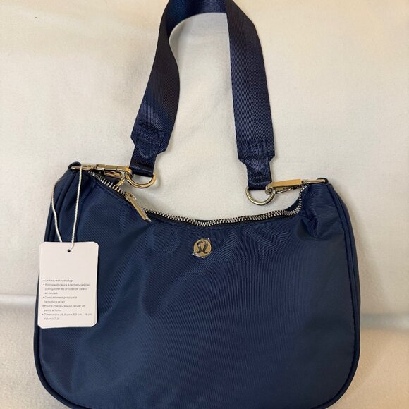 Lululemon shoulder bag - Picture 1 of 3